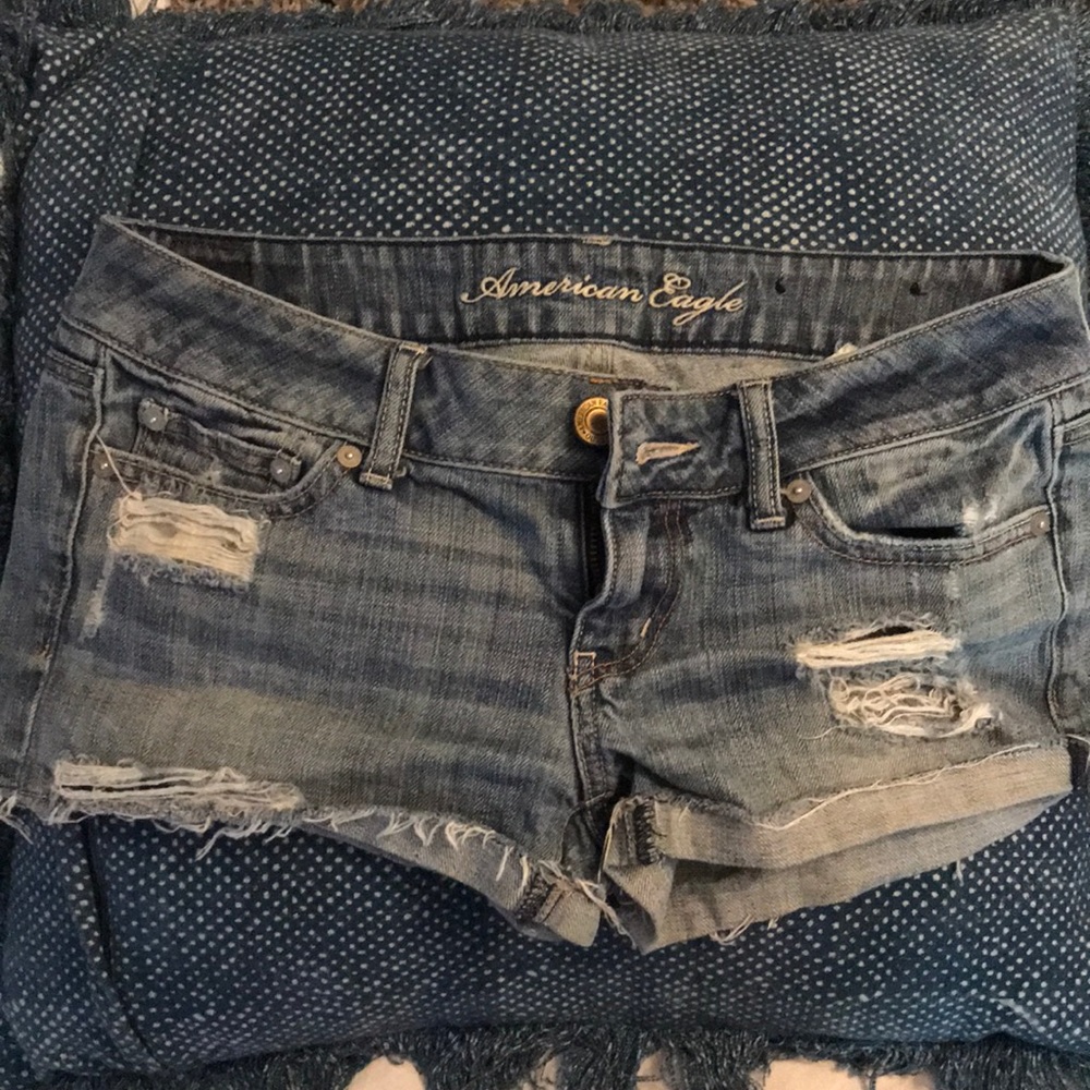 American Eagle denim shorts size 4 distressed